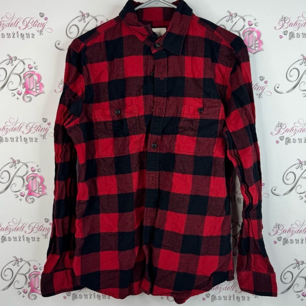 GAP button up plaid standard fit stripes Red and Black Checkered Shirt